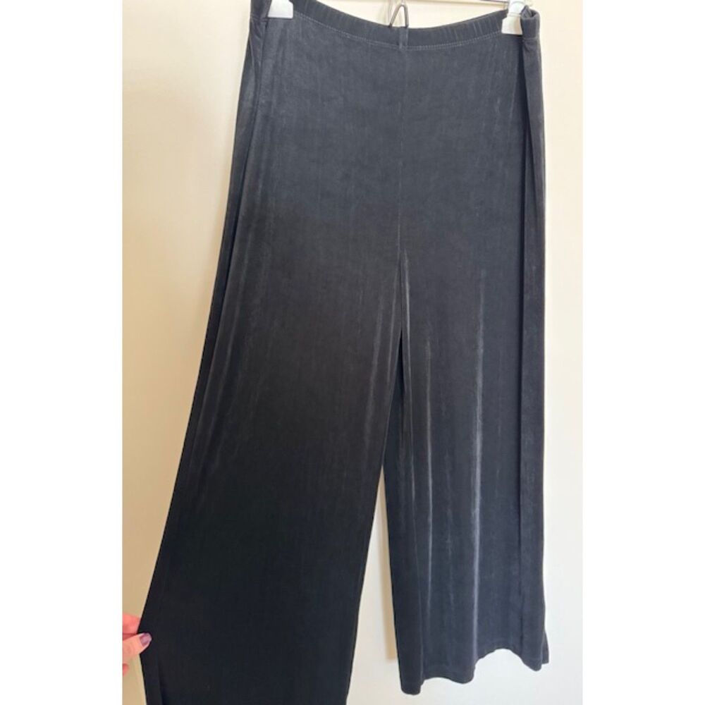 Chico's black wide leg travelers pants - size 2 short